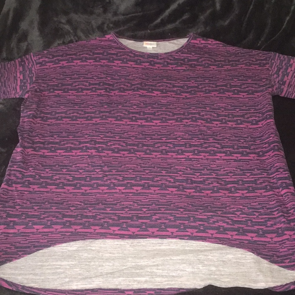 LulaRoe- Irma Top
